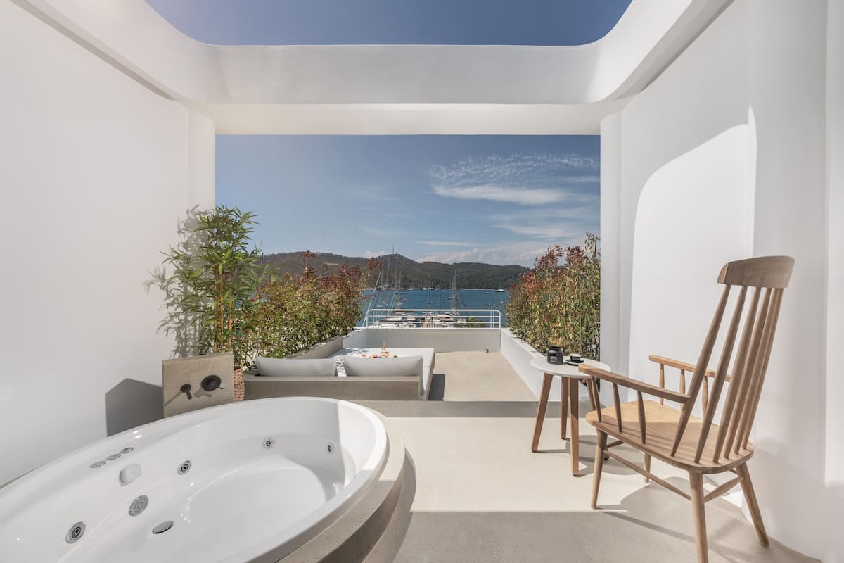 Deluxe Suite | Terrace/patio