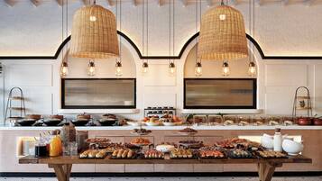 Free daily buffet breakfast