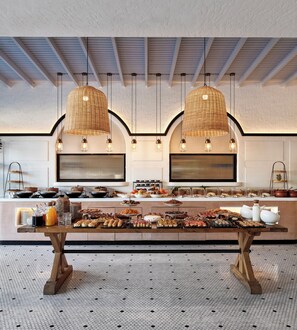Desayuno buffet incluido todos los días 