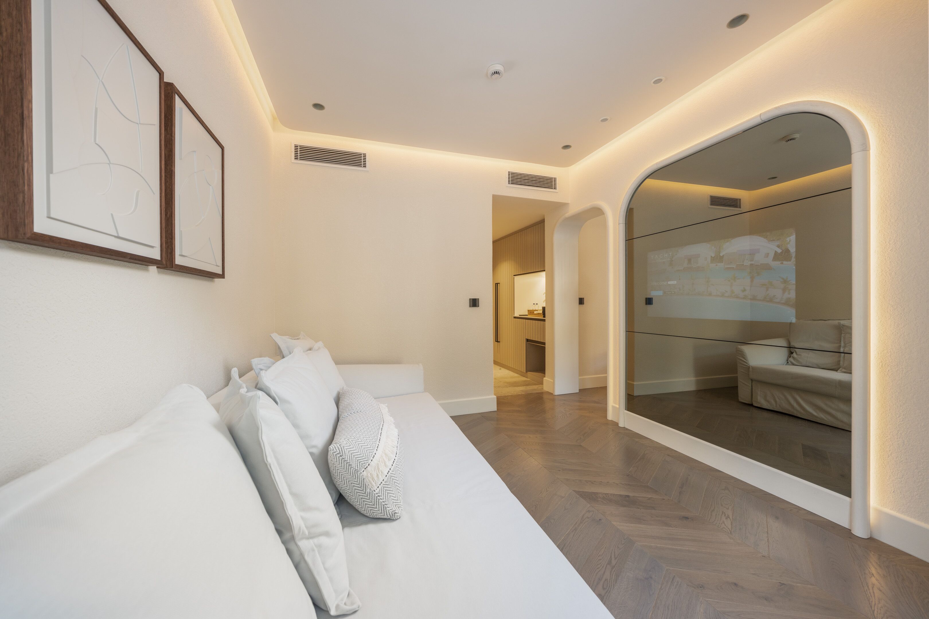 junior suite | living area | tv