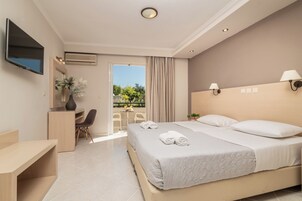 Caja fuerte, escritorio, sistema de insonorización y wifi