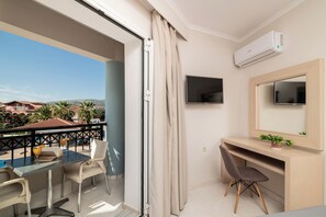 Superior Family Room | Balkong