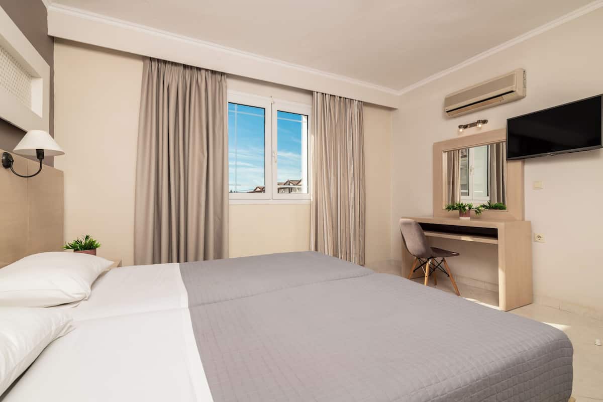 In-room safe, desk, soundproofing, WiFi