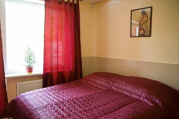 Double Room | Desk, free WiFi