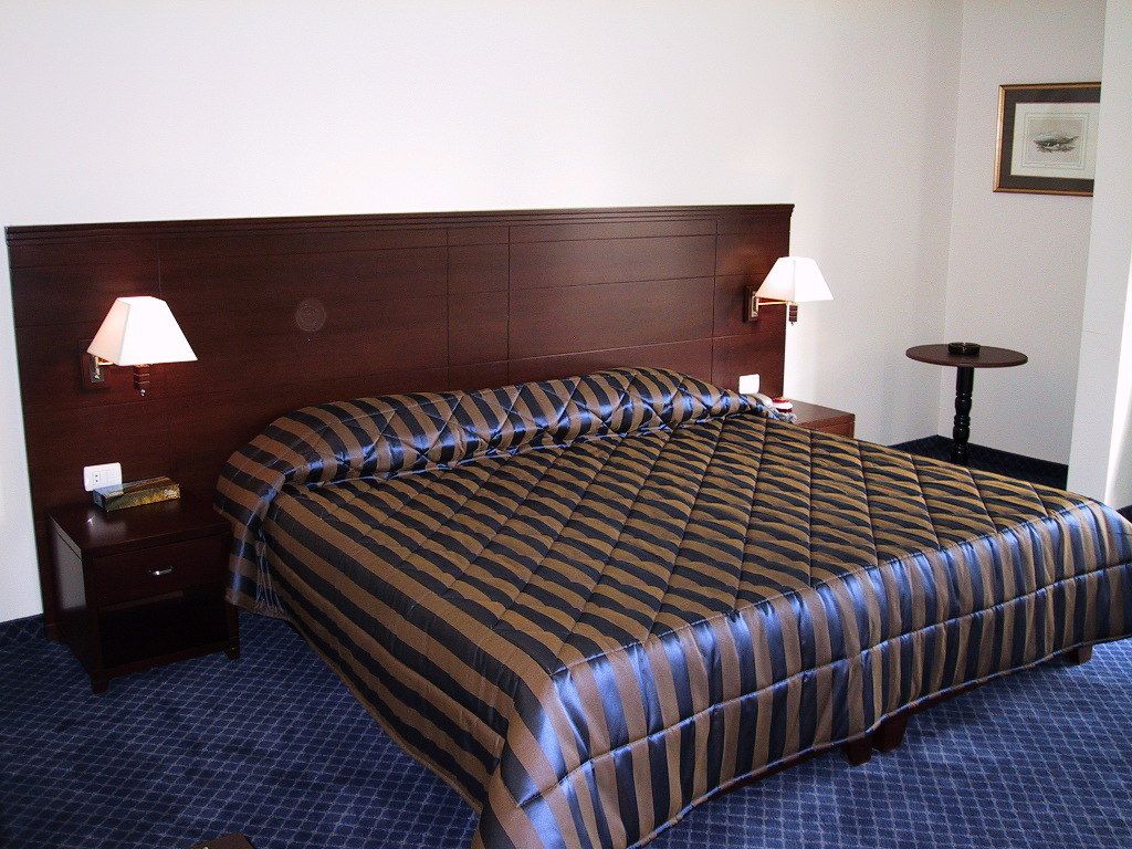 junior suite, 1 bedroom, city view | 1 bedroom, in-room safe, desk, rollaway beds