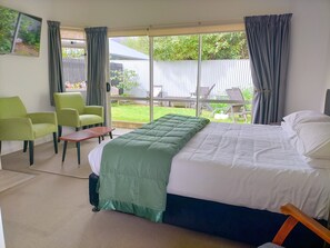 Cortinas blackout y sistema de insonorización