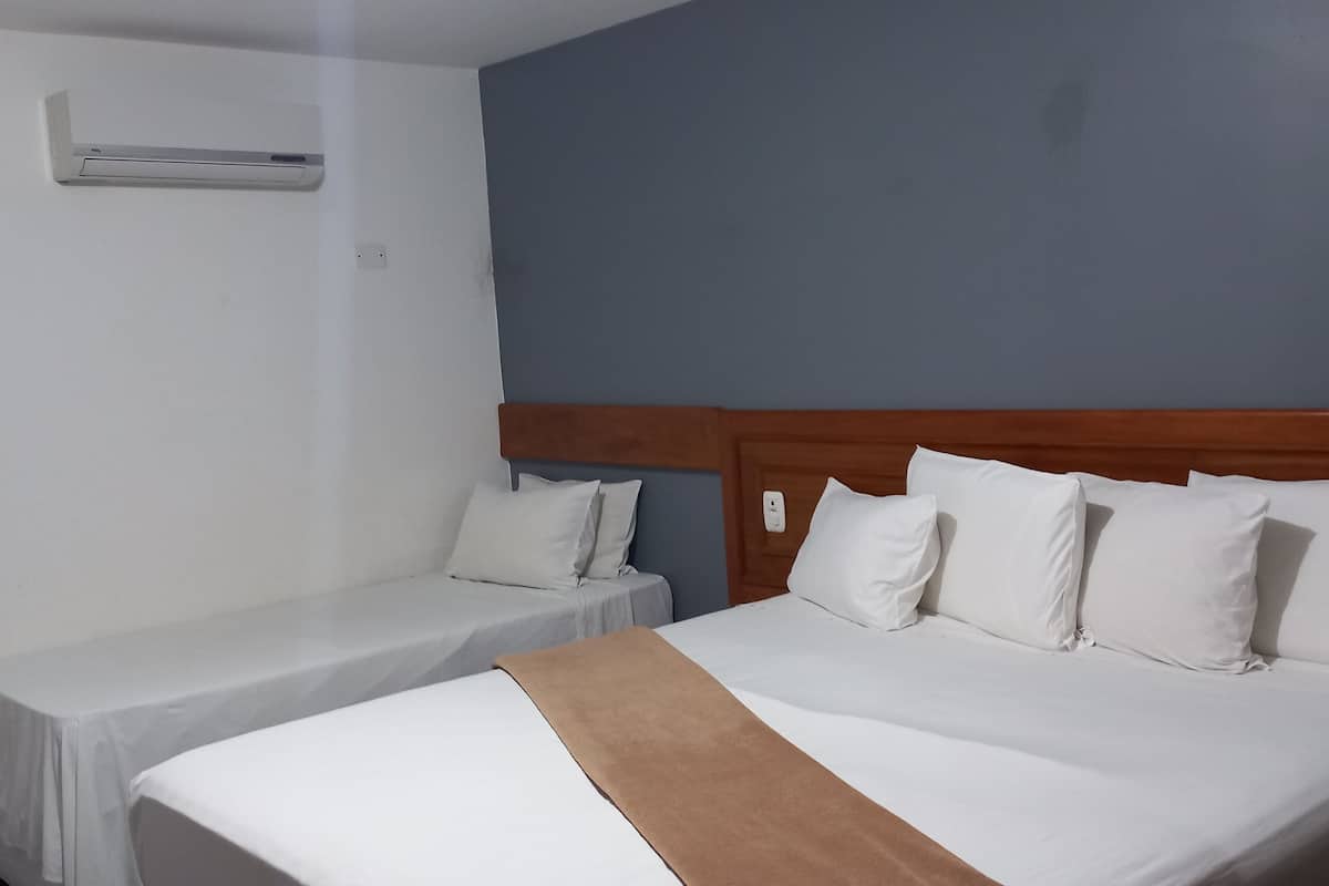 deluxe triple room | 1 bedroom, hypo-allergenic bedding, minibar, in-room safe