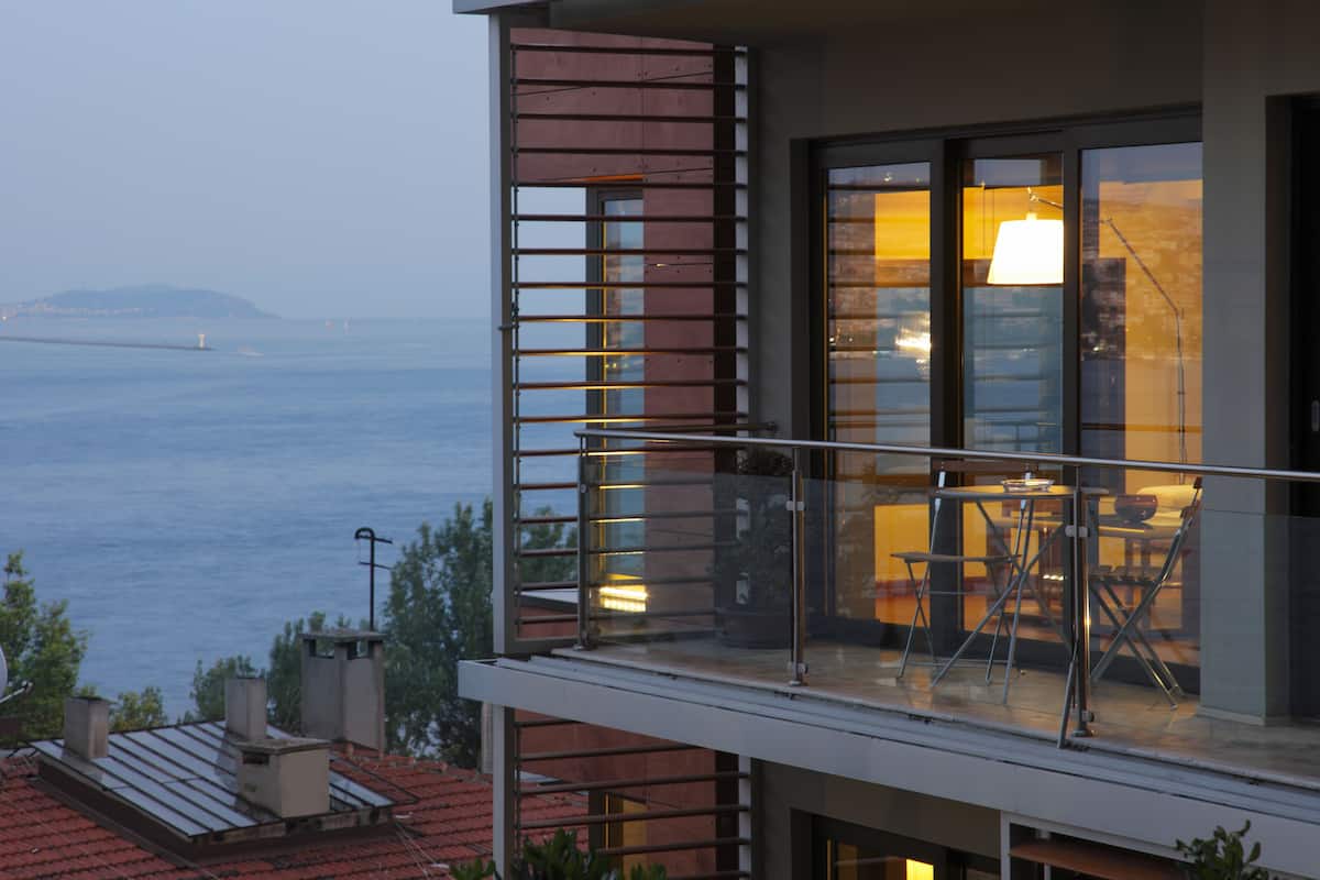 Panoramic Apartment, 3 Bedrooms, Sea View | 2 bedrooms, iron/ironing board, free WiFi