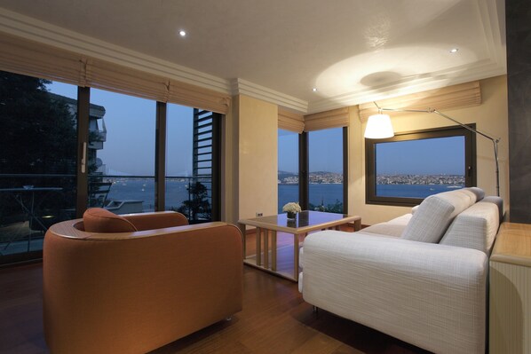 Panoramic Apartment, 3 Bedrooms, Sea View