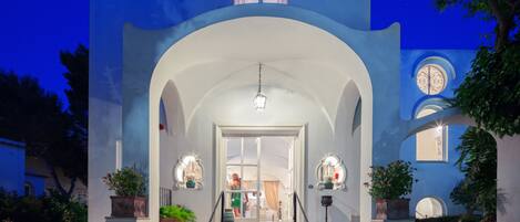 Sæsonbestemt udendørs pool