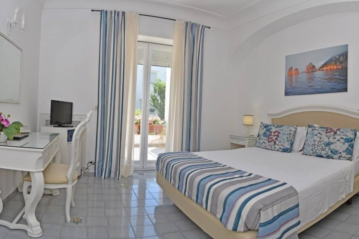 Minibar, in-room safe, blackout curtains, free WiFi