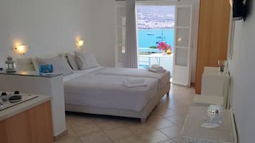 Estudio Deluxe, vistas al mar (1st floor, 2 adults) | Caja fuerte, sistema de insonorización, wifi gratis