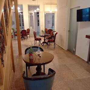 TV - Andromeda Suites (Nafplio)