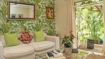 Garden Suites | Premium bedding, in-room safe, desk, soundproofing