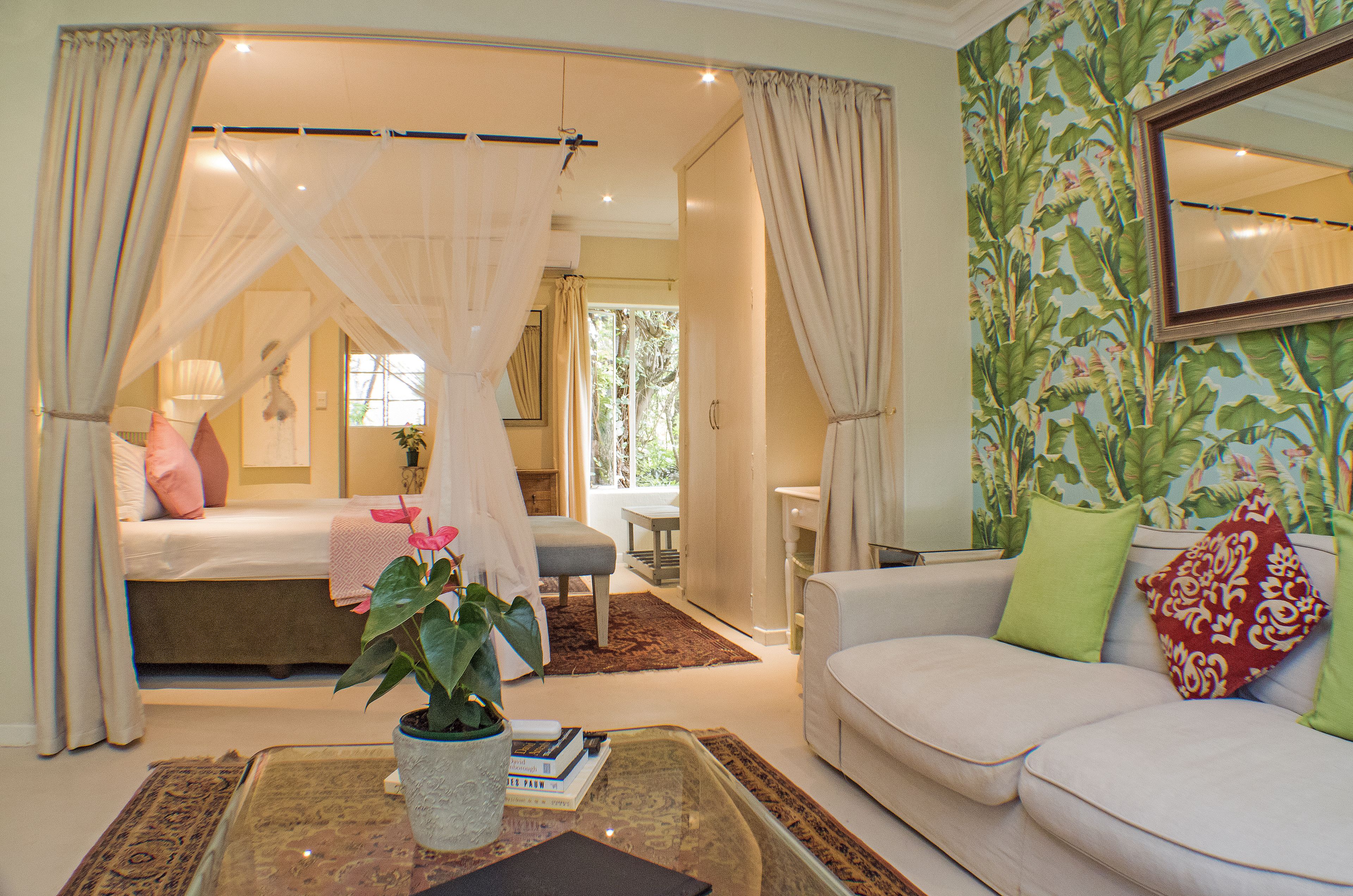 Garden Suites | Hochwertige Bettwaren, Zimmersafe, Schreibtisch, schallisolierte Zimmer