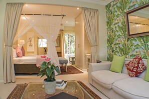 Premium bedding, in-room safe, desk, soundproofing -  Khaya Ndlovu Safari Manor (Hoedspruit)