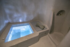 Suite (Indoor & Outdoor Hot Tub with Sunset View) | Eigener Whirlpool