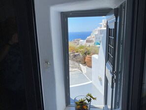 Suite (Indoor & Outdoor Hot Tub with Sunset View) | In-room safe, soundproofing, iron/ironing board, free WiFi - Theodora Suites - Adults Only (Santorini)