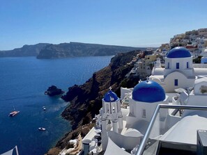 Suite (Volcano View) | In-room safe, soundproofing, iron/ironing board, free WiFi - Theodora Suites - Adults Only (Santorini)
