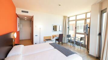 Superior Double Room, 2 Twin Beds | Minibar, in-room safe, desk, blackout drapes