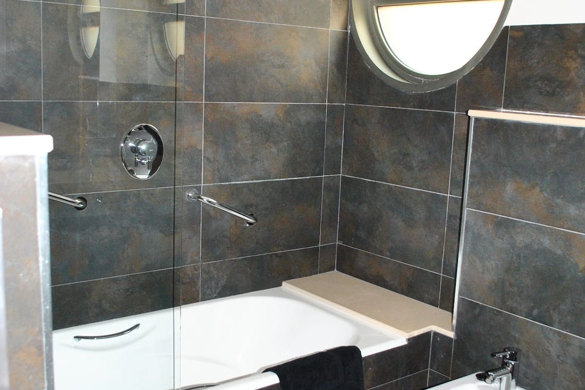 separate bathtub and shower, free toiletries, hair dryer, bidet
