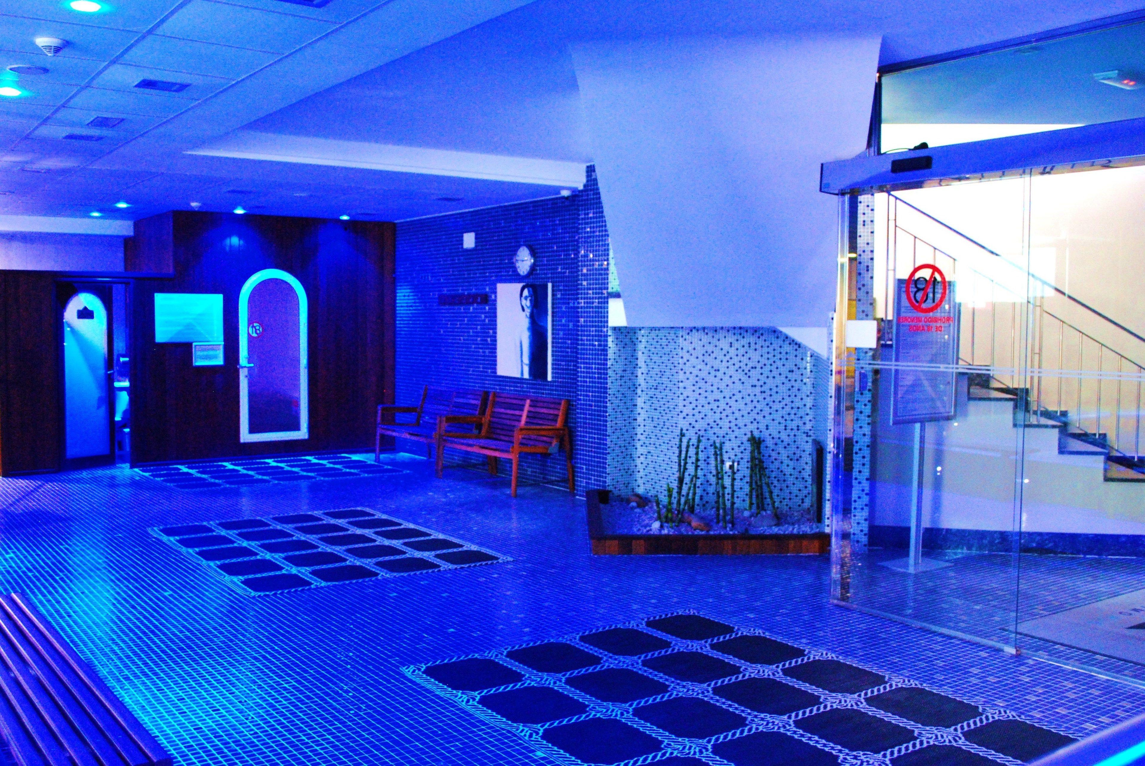 sauna, hot tub, steam room