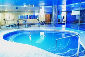 Sauna, hot tub, steam room