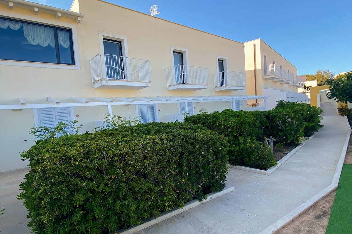 Comfort Double Room, 1 Double Bed, Refrigerator, Ocean View | Individually decorated, individually furnished, desk, blackout curtains