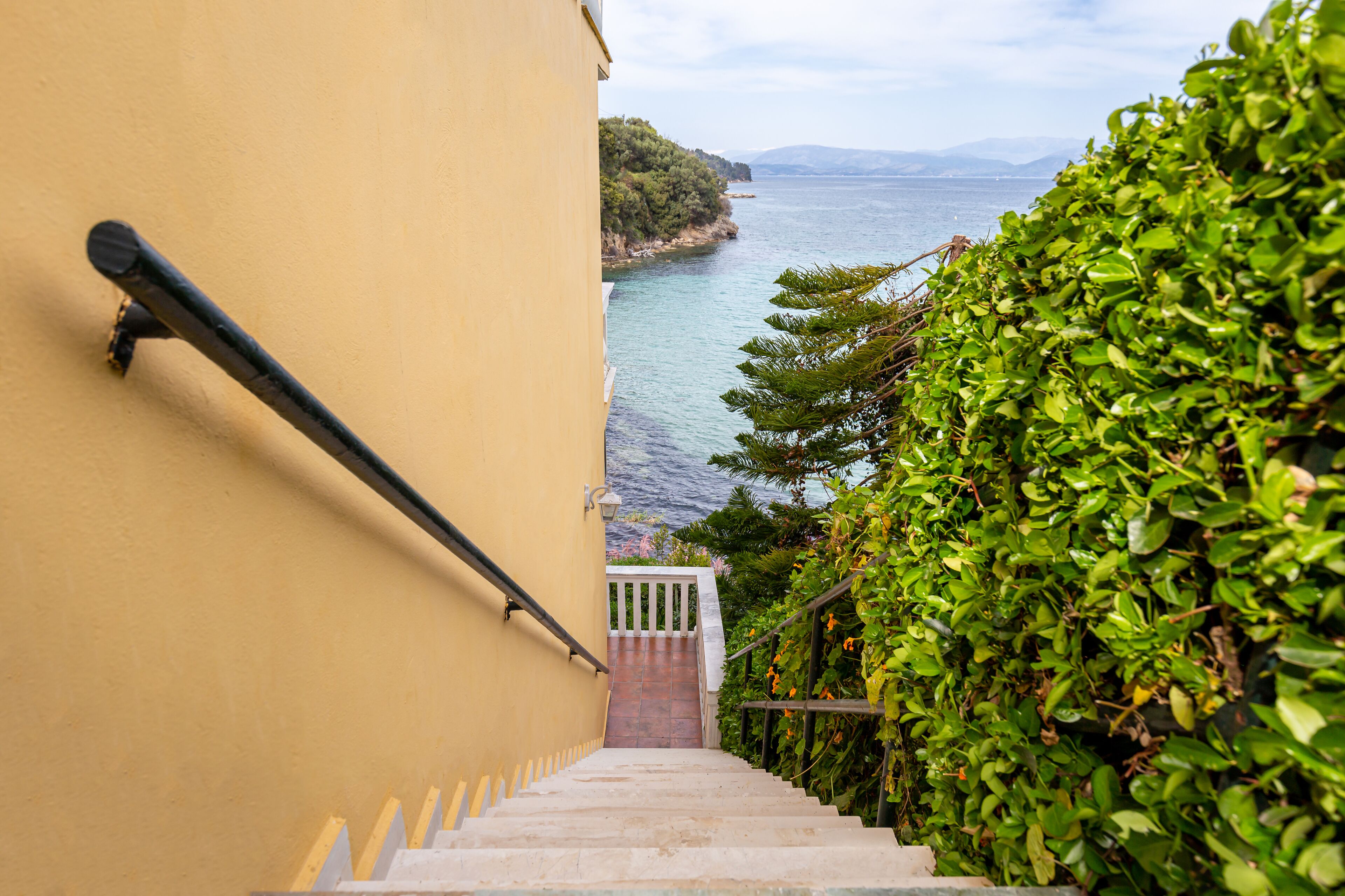 Family Bungalow Sea View | Staircase