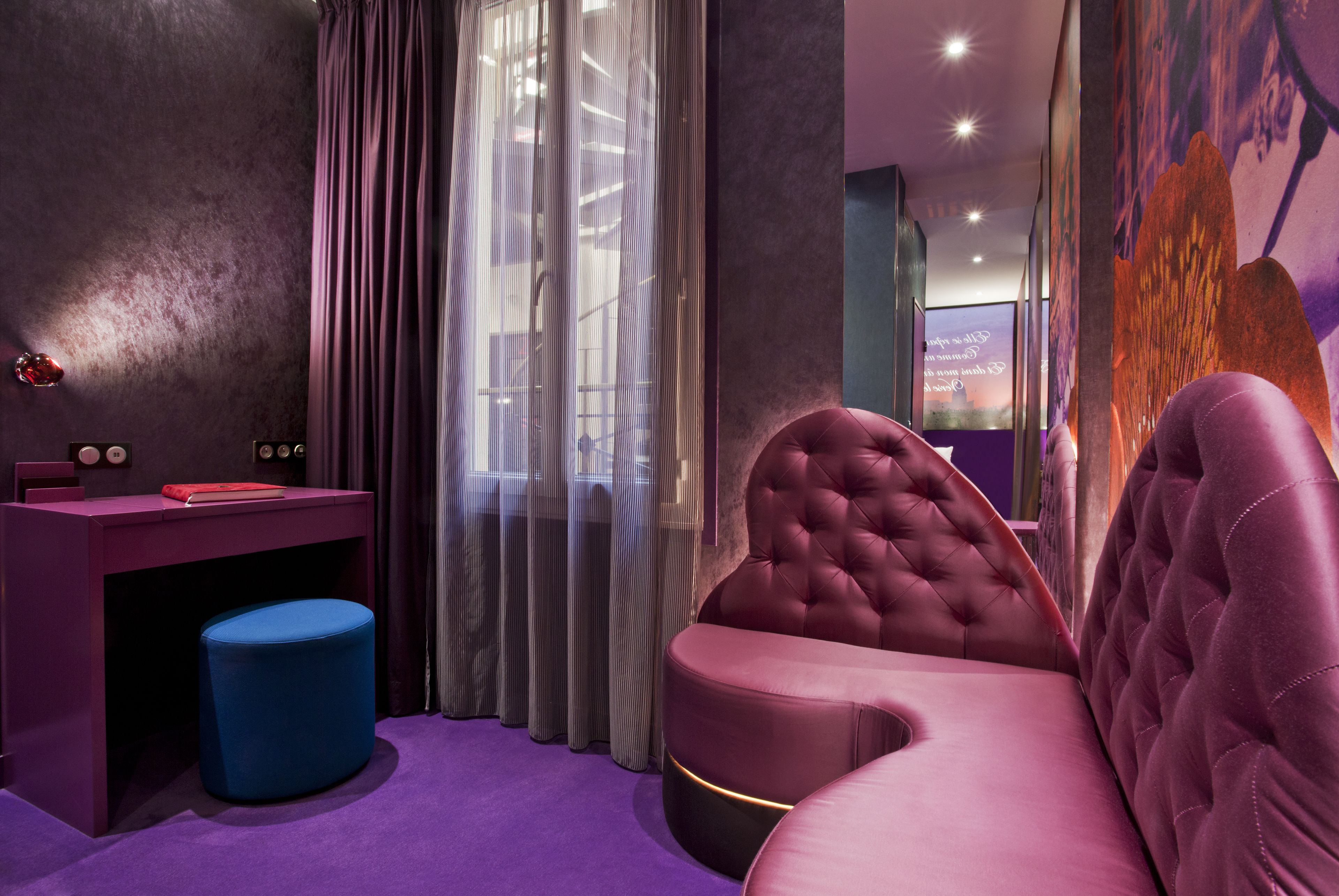 Deluxe Double Room | Living area | 24-inch LCD TV with satellite channels, TV