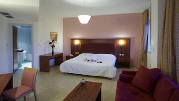 1 bedroom, in-room safe, desk, free WiFi