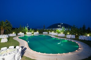 Outdoor pool - Parnis Palace Hotel Suites (Acharnes)