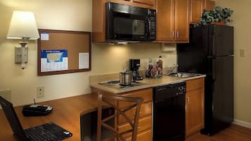 In-room safe, desk, laptop workspace, iron/ironing board