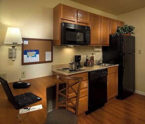 In-room safe, desk, laptop workspace, iron/ironing board - Candlewood Suites Avondale - New Orleans by IHG (Westwego)