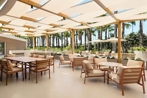 3 restaurants, breakfast, lunch, dinner served; Modern European cuisine