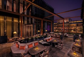 2 bars/lounges, piano bar