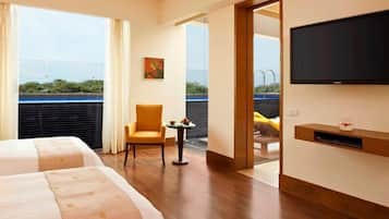 Deluxe Suite | Premium bedding, minibar, in-room safe, desk