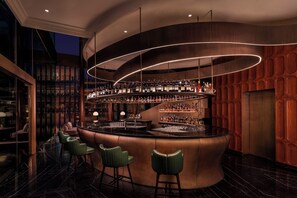 2 bars/lounges, piano bar - The Oberoi Gurgaon (Gurugram)