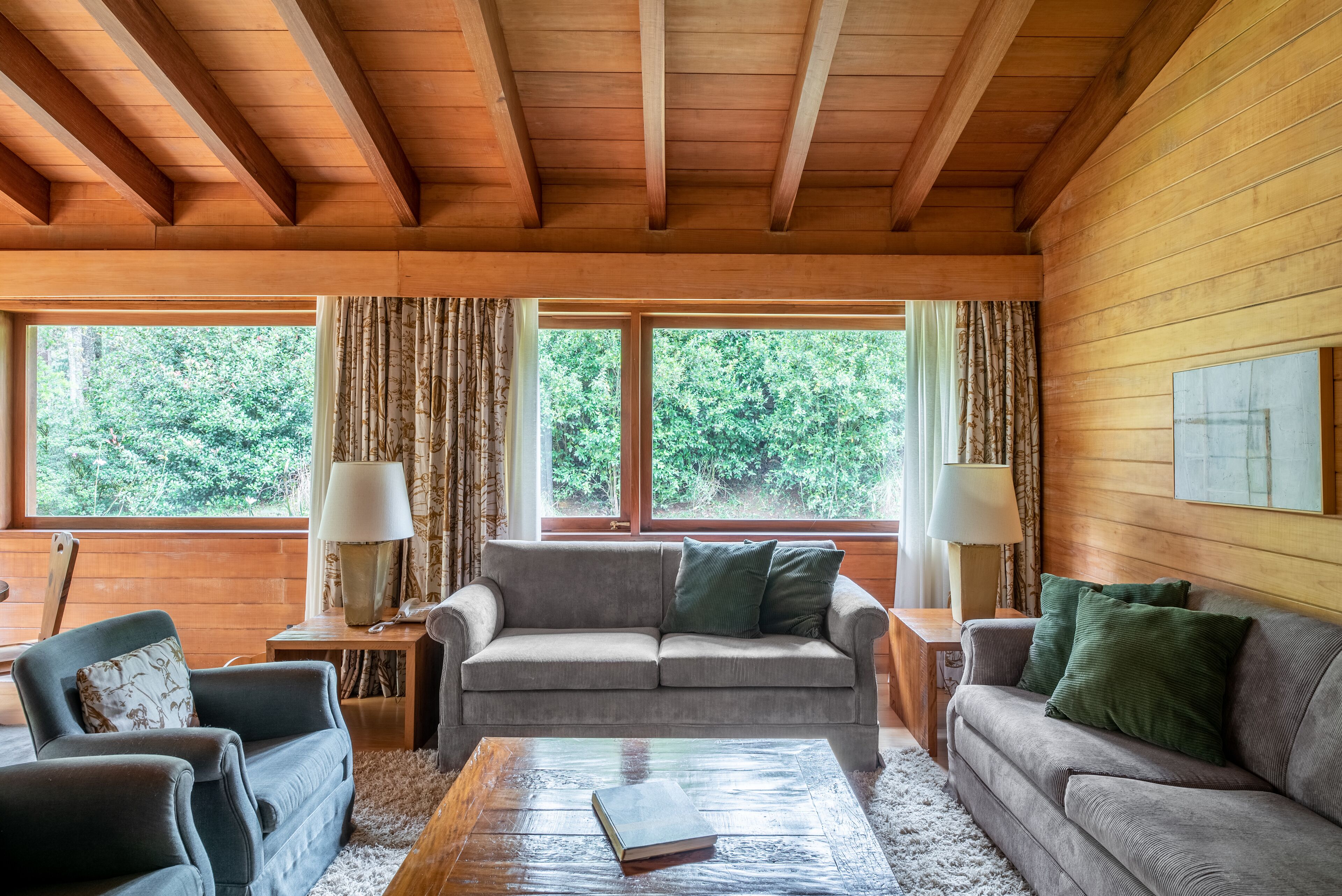 Chale Luxo Familia | Sala de estar | TV LED 42 polegadas com canais a cabo, TV, pebolim