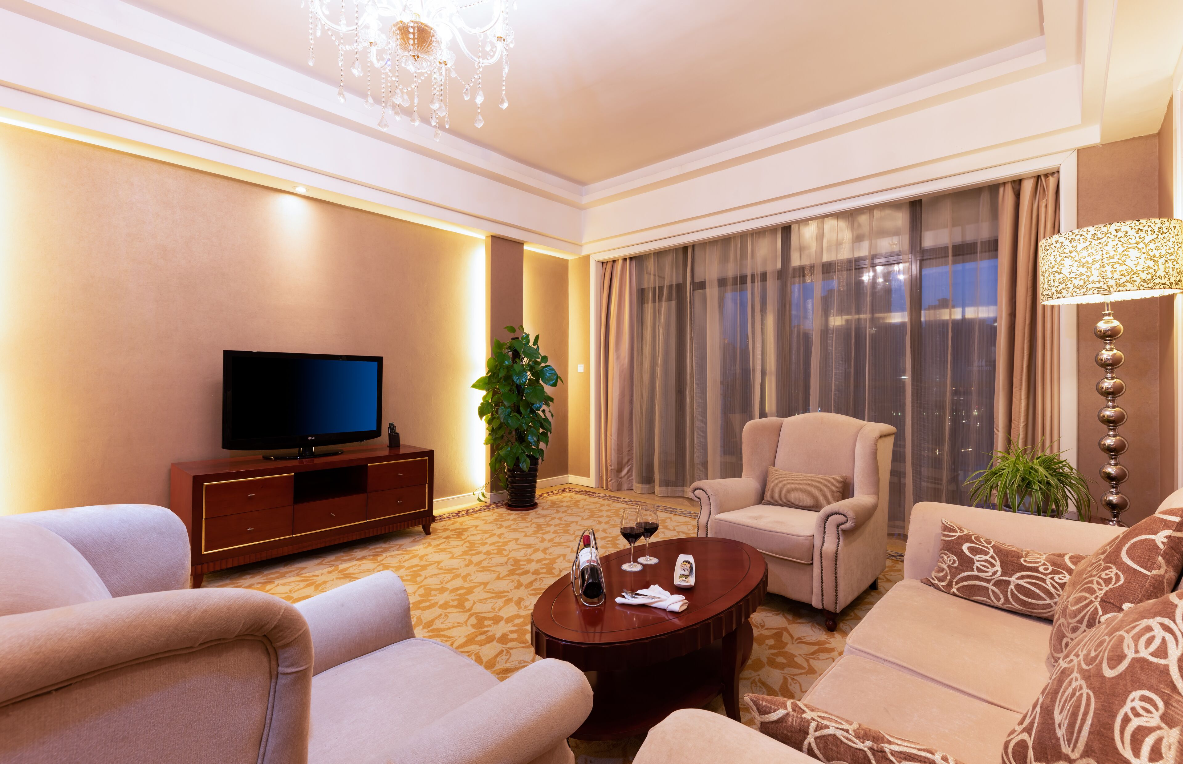 superior suite | 1 bedroom, premium bedding, pillow-top beds, minibar