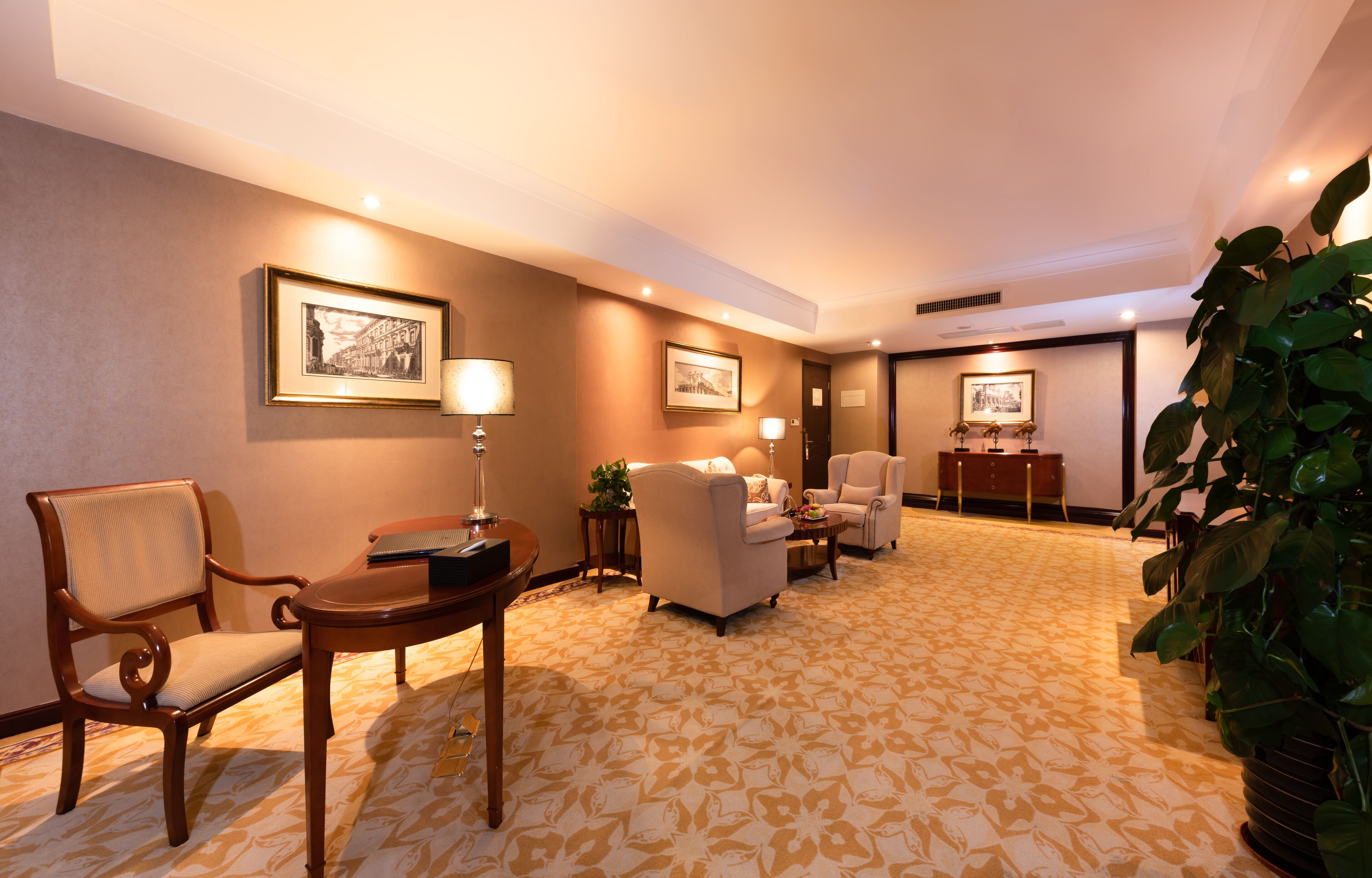 superior suite | 1 bedroom, premium bedding, pillow-top beds, minibar