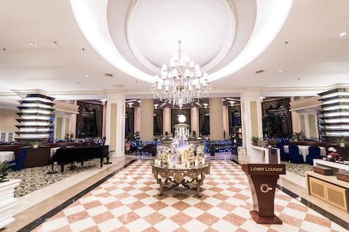 Petit déjeuner buffet servi tous les jours en supplément