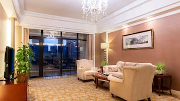 1 bedroom, premium bedding, pillow-top beds, minibar