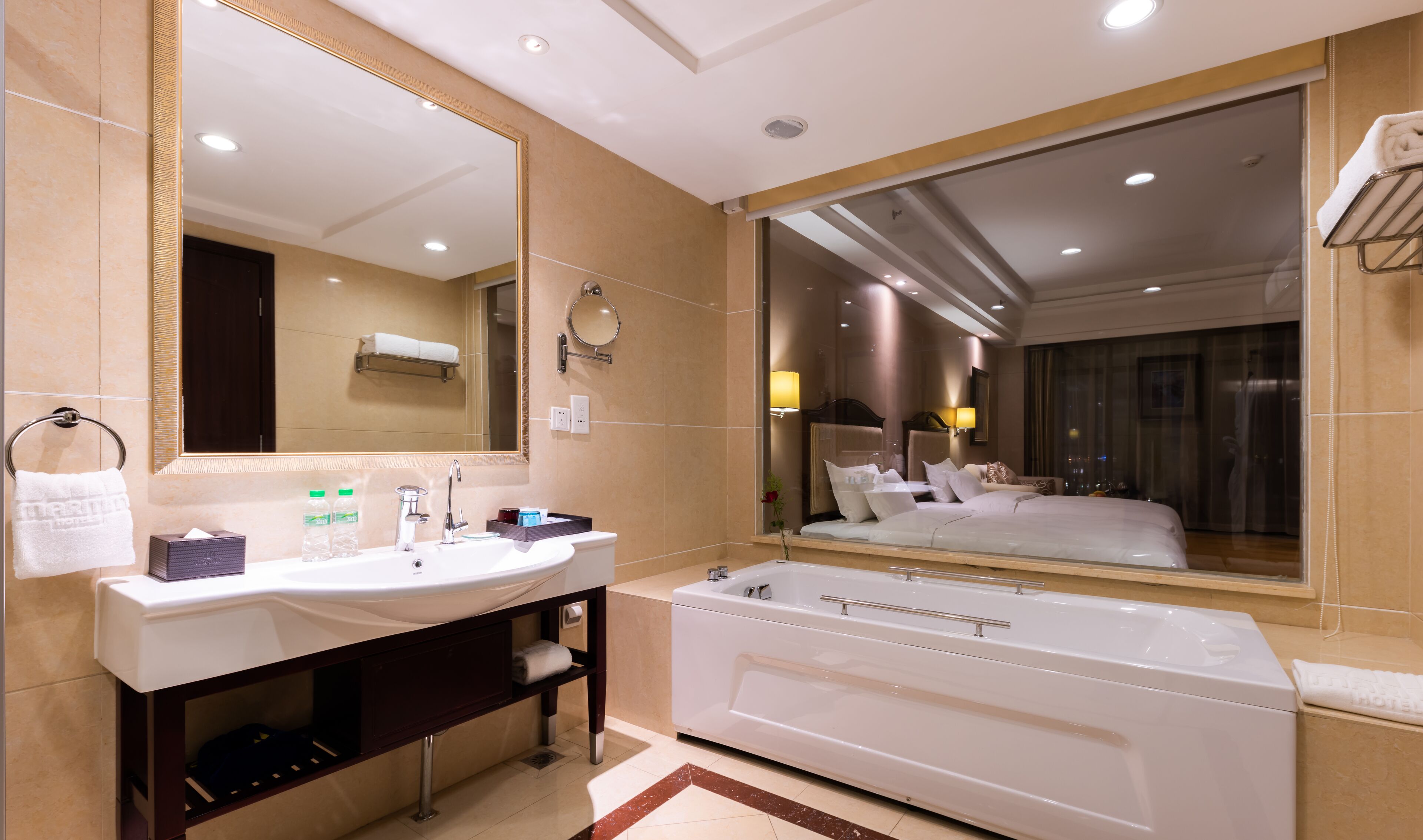 superior twin room | 1 bedroom, premium bedding, pillow-top beds, minibar