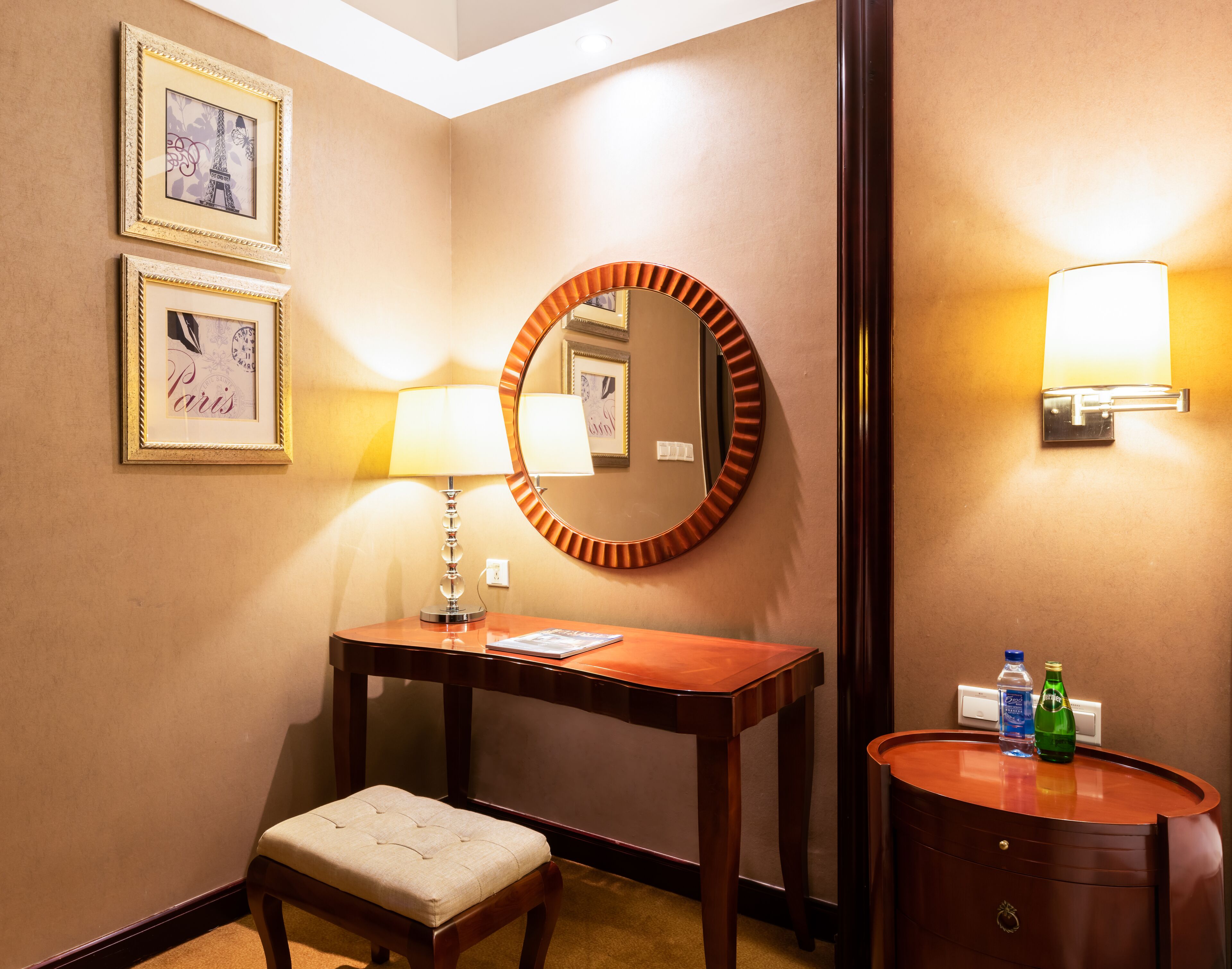 deluxe suites | 1 bedroom, premium bedding, pillow-top beds, minibar