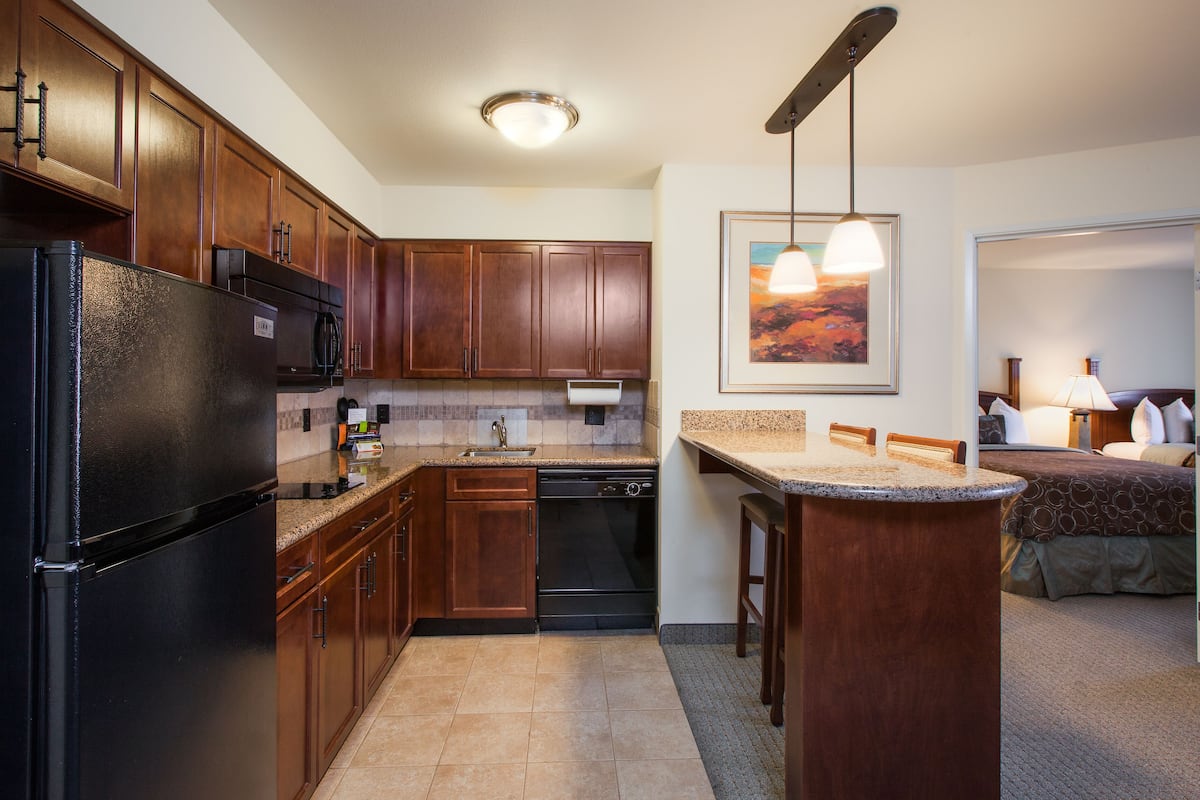 1 bedroom, premium bedding, individually furnished, desk