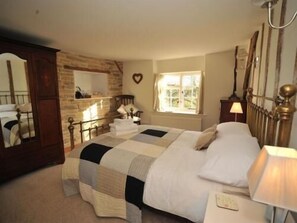 Room - Frog Street Farmhouse (Taunton)