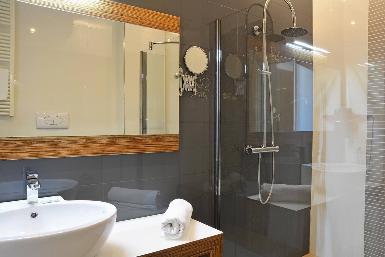 luxury double room | bathroom | hair dryer, bidet, towels