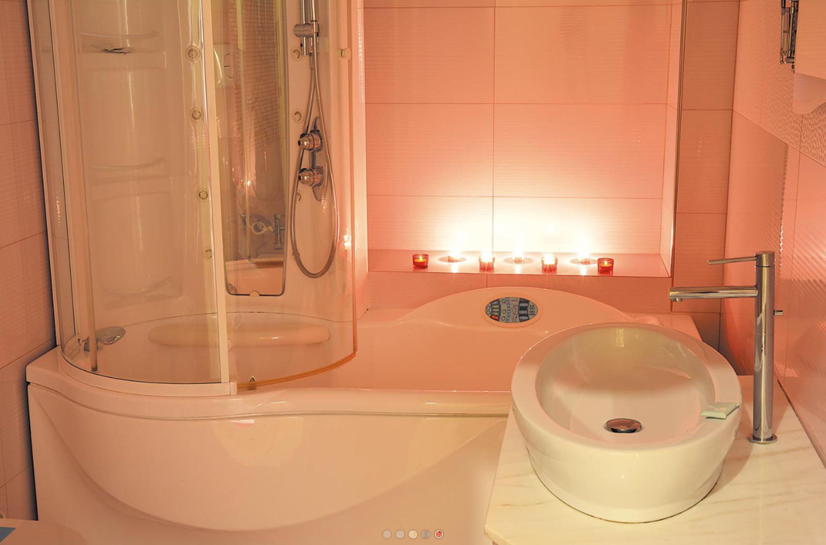 junior suite | bathroom | hair dryer, bidet, towels