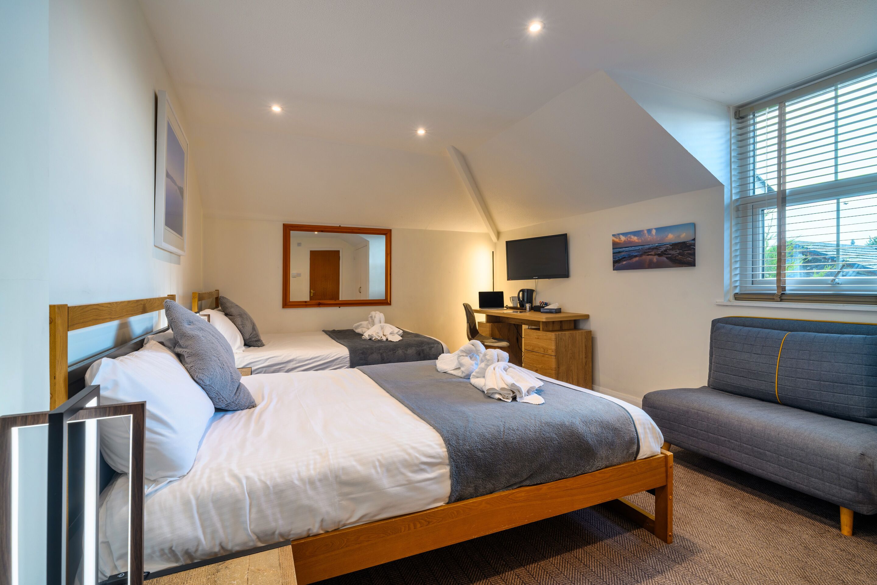 Phòng Suite, có phòng tắm riêng ((2 Adults & 1 Child))